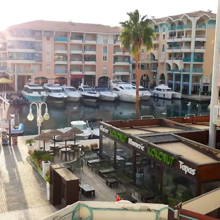 Studio Avec Vue Sur La Mer Balcon Et Wifi A A 1 Km De La Plage Apartment Fréjus